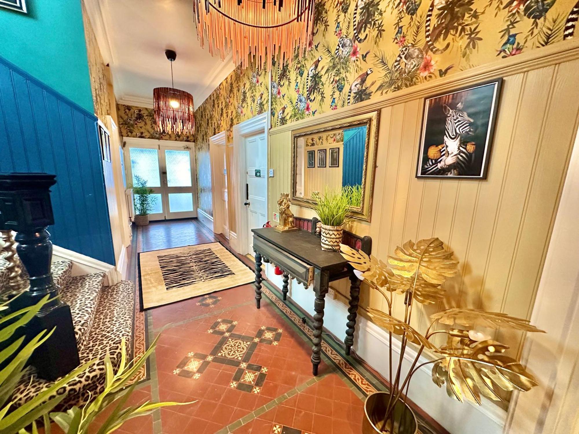Lemur Lodge - Boutique Apartments - Short Stroll To The Beach Bournemouth Esterno foto